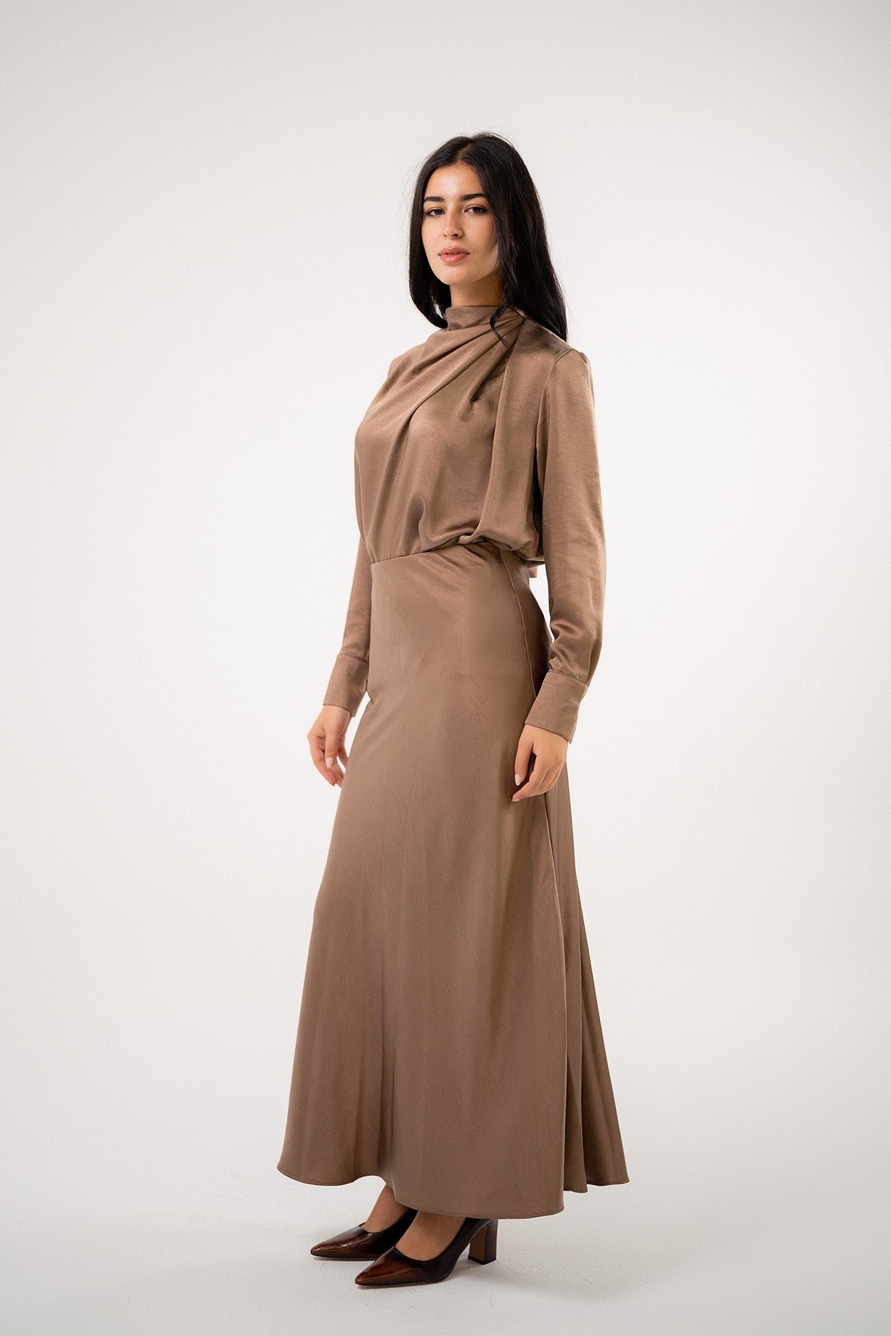 تنّورة ماكسي من الساتان