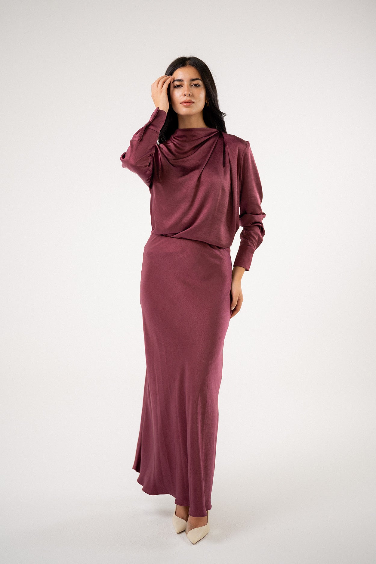 تنّورة ماكسي من الساتان