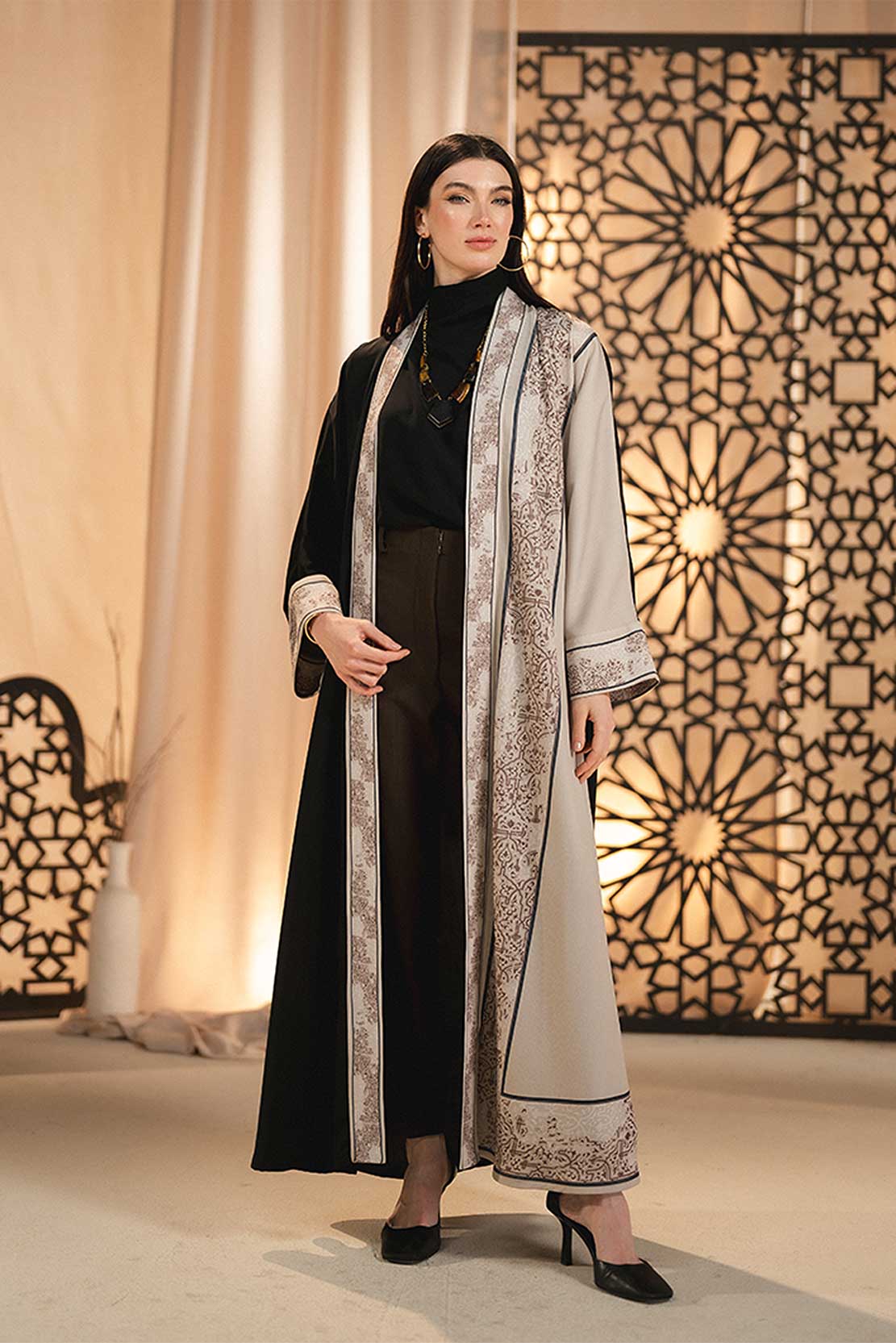 SILK ABAYA BLACK AND GRAY