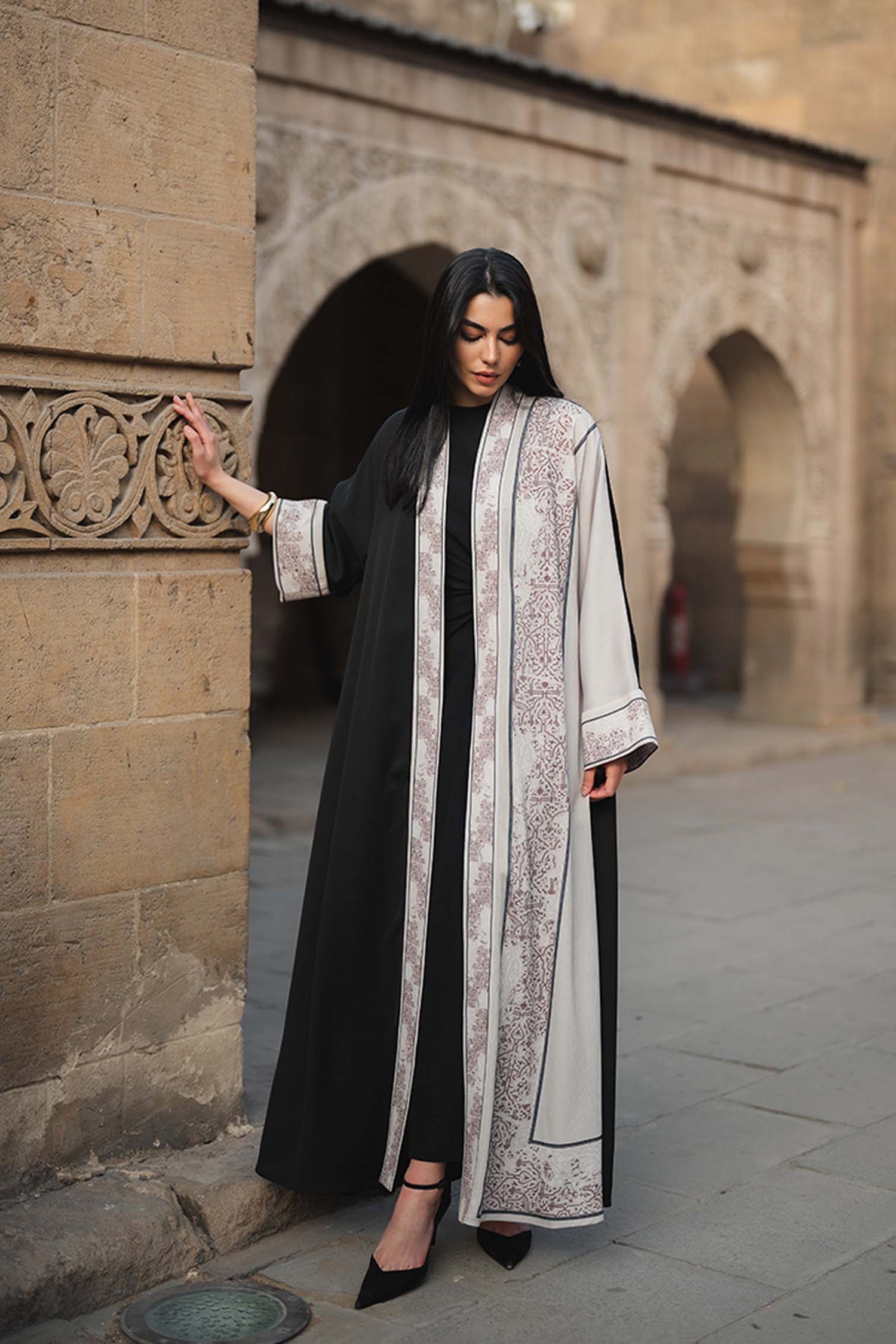 SILK ABAYA BLACK AND GRAY