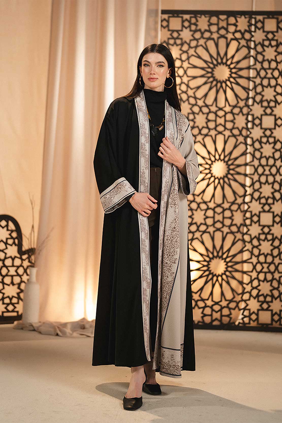 SILK ABAYA BLACK AND GRAY