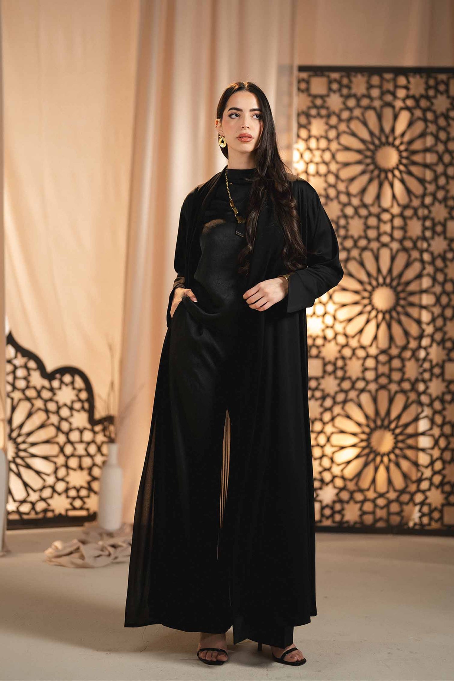 OPEN ABAYA BLACK SILK