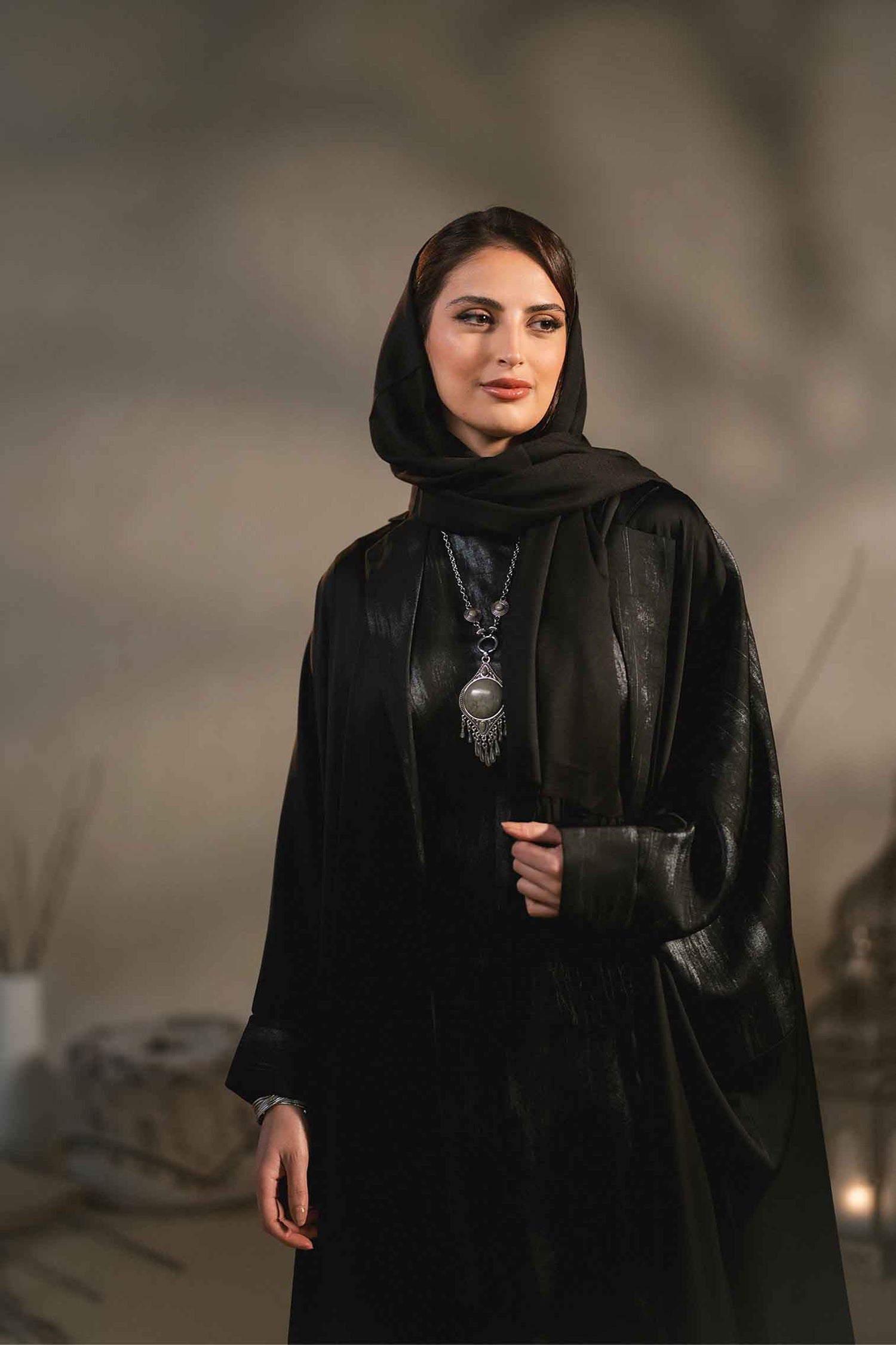 OPEN SILK ABAYA BLACK AND GRAY