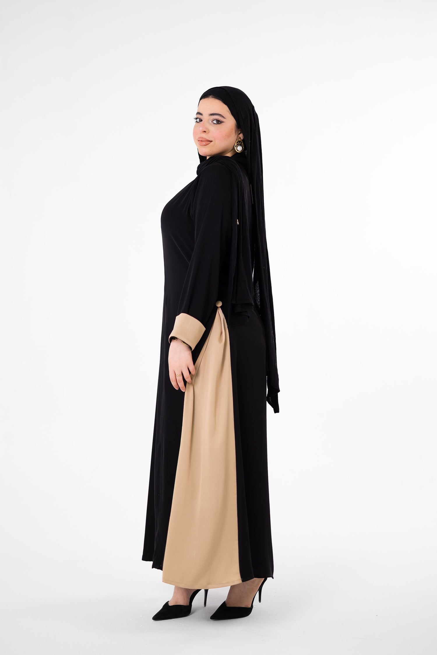 CLOSED SILK ABAYA