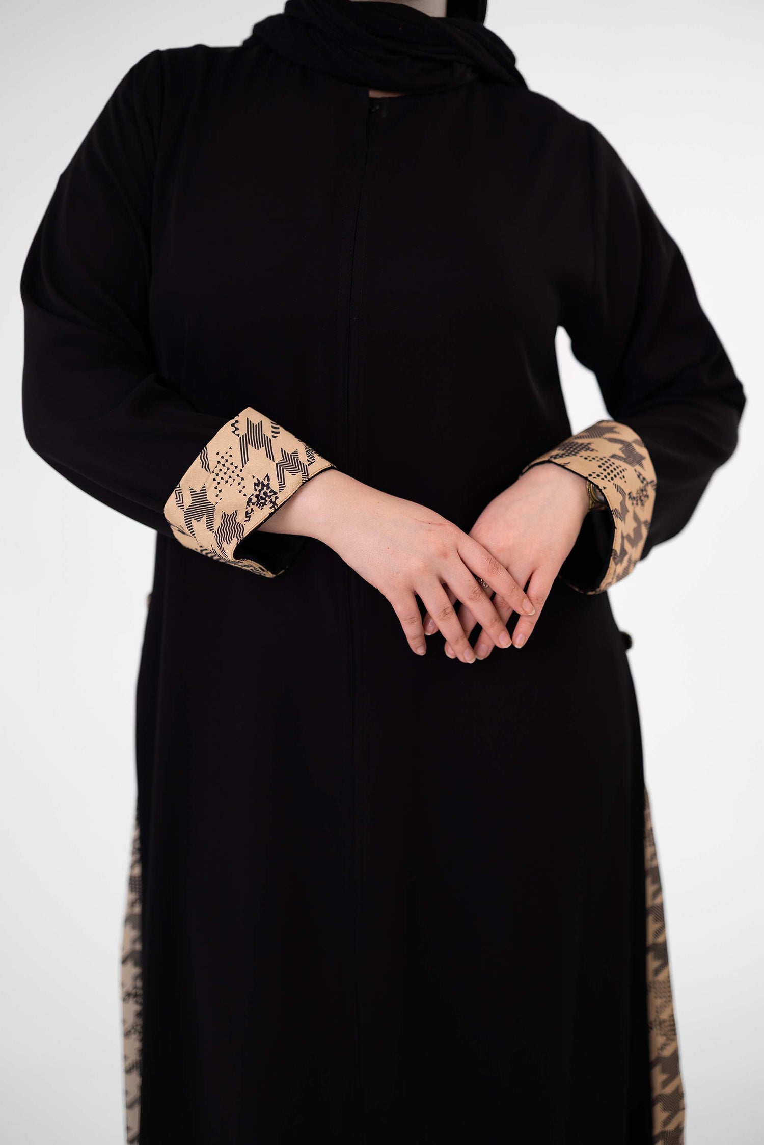 CLOSED SILK ABAYA