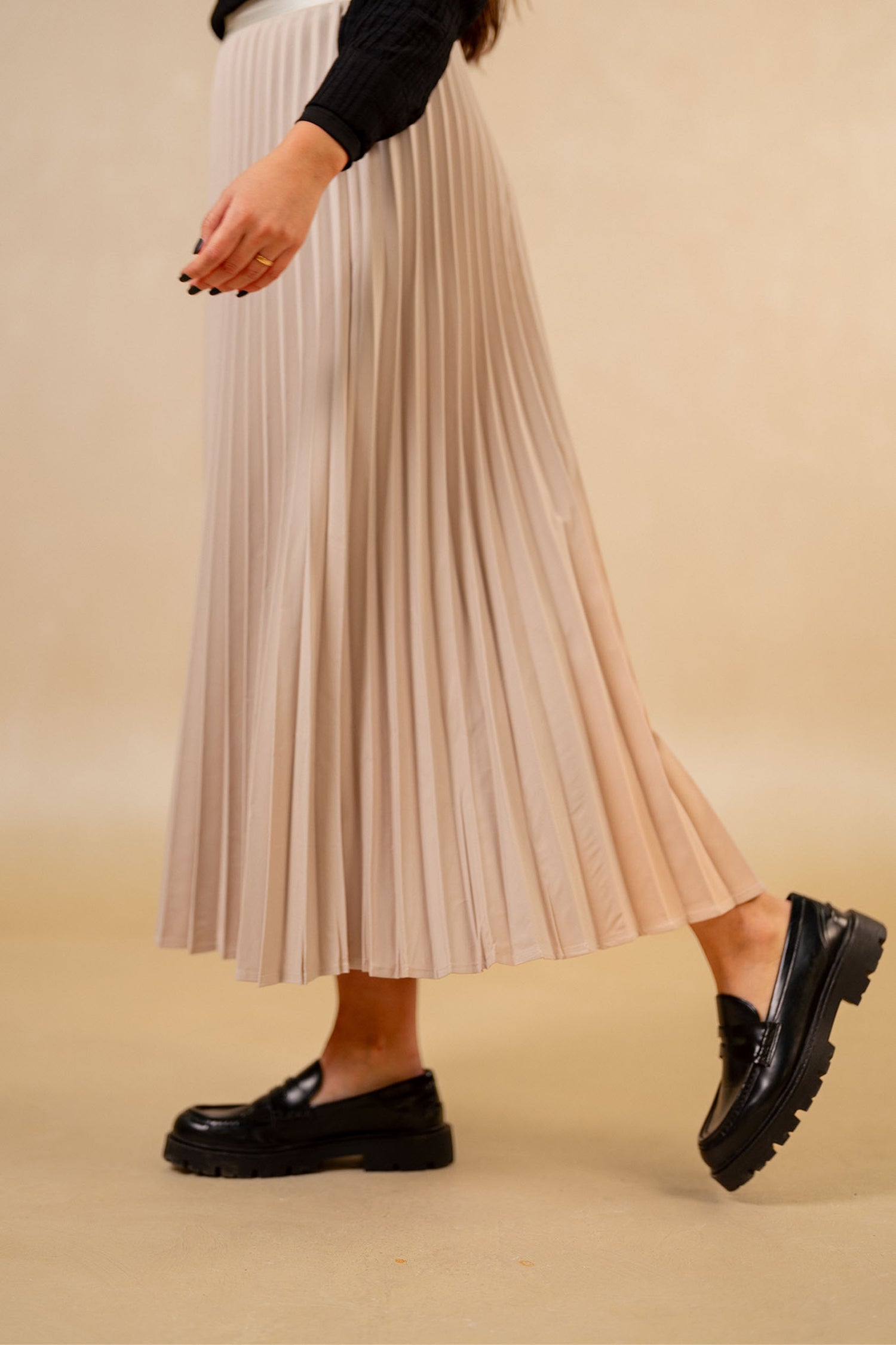 PLEATED SKIRT