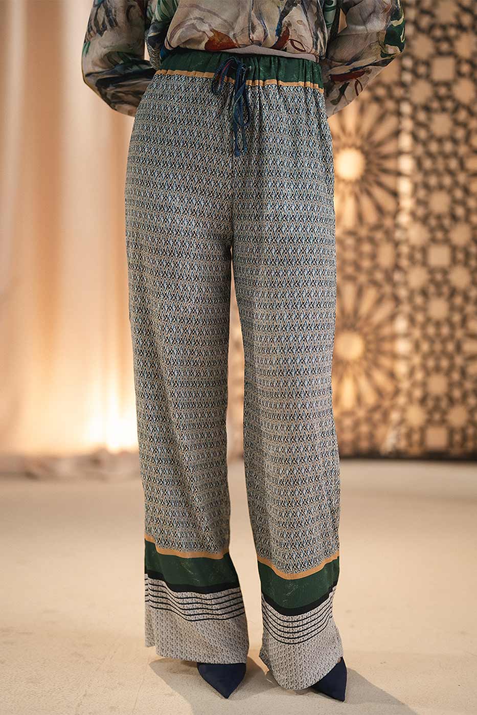 SATIN PRINTED PANTS