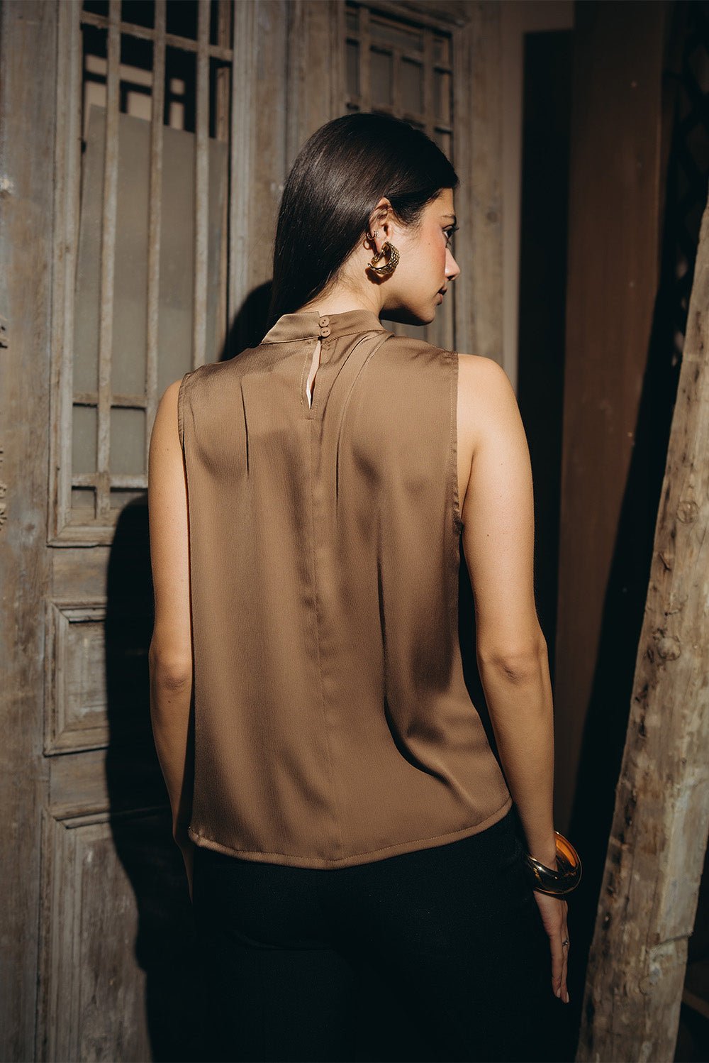 Sleeveless Pleated Neck Blouse