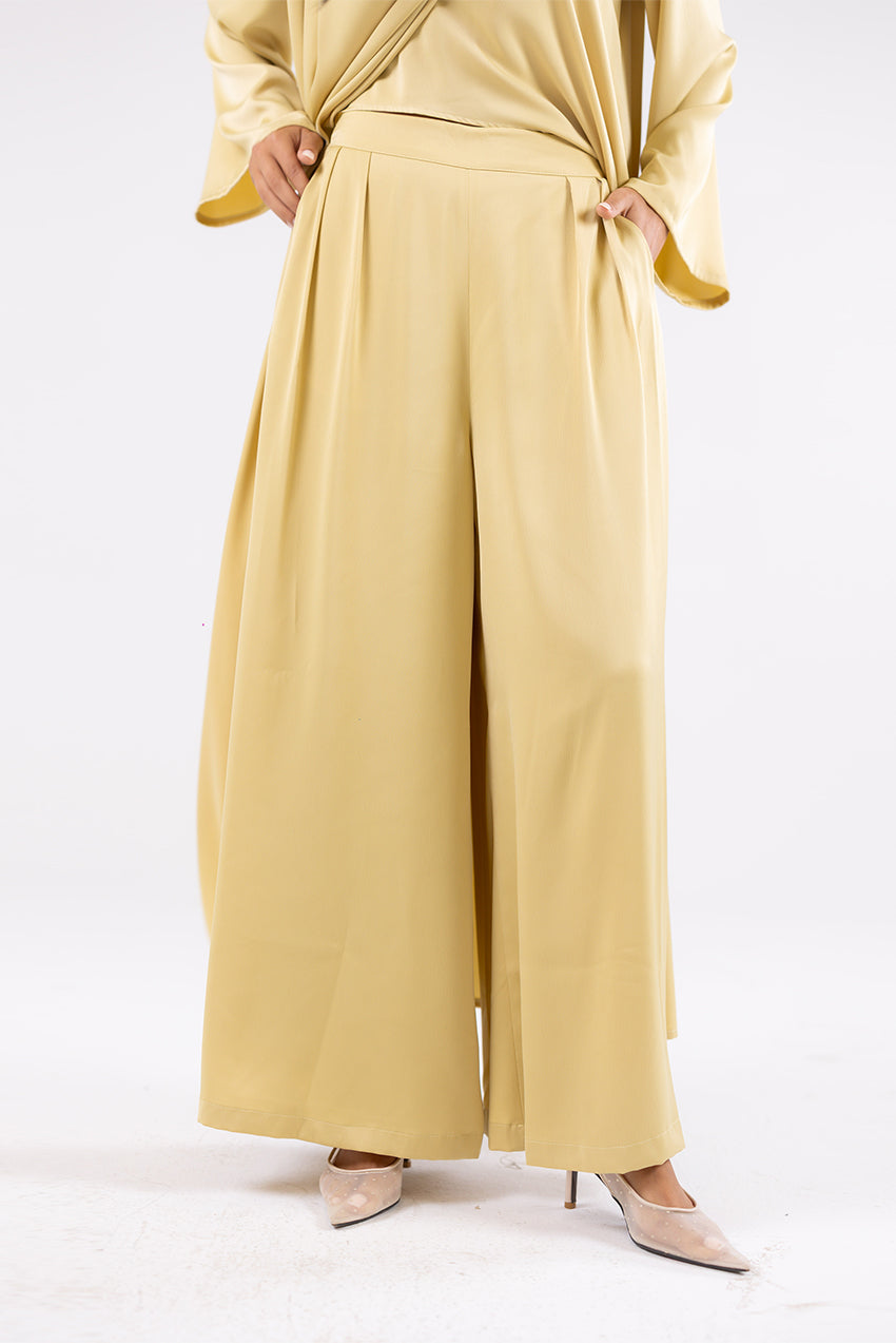 Wide-Leg Trousers
